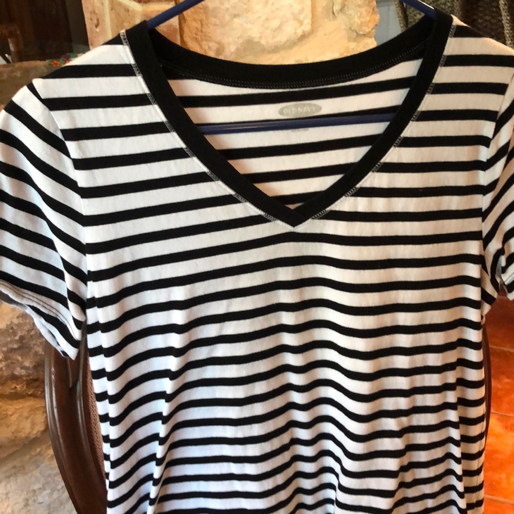 old navy t-shirt